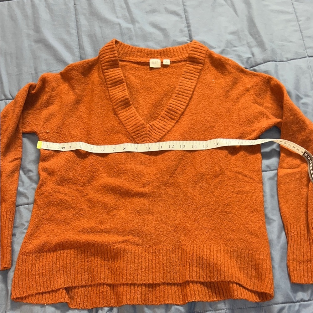 GAP Women's V-Neck Sweater in Rust color